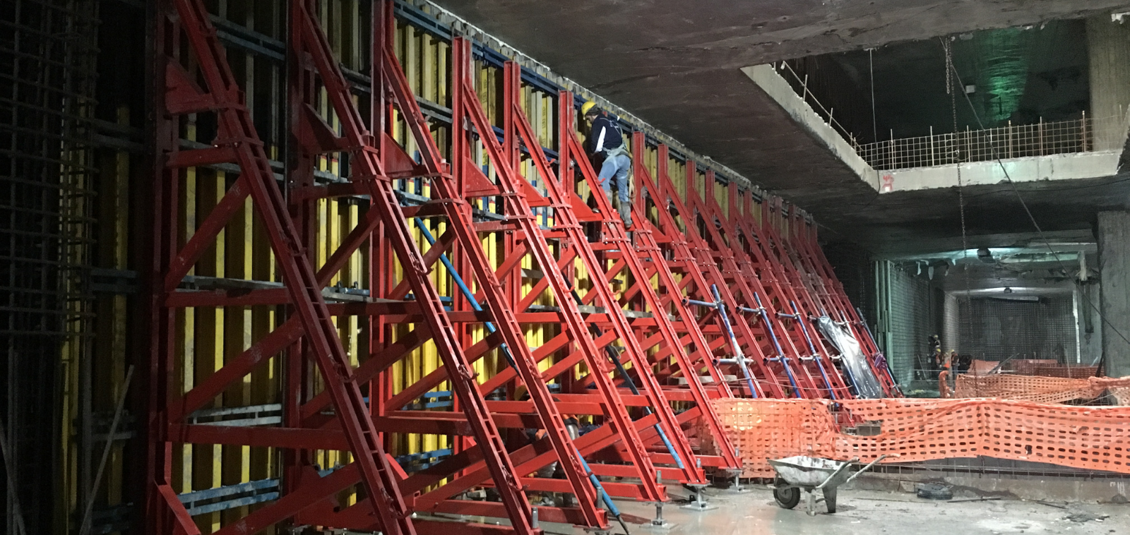 PeliWood Tekyüz Perde Kalıp Sistemi